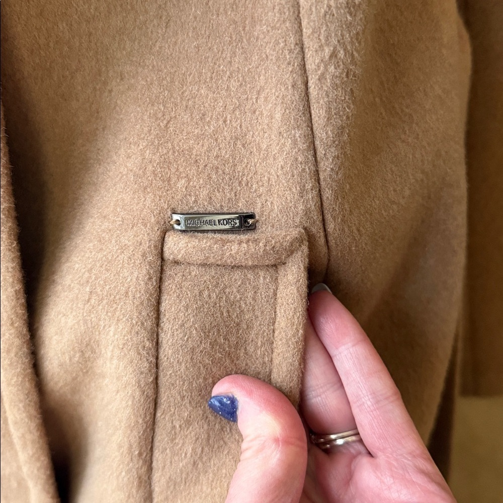 Michael Kors Camel Coat Wool Blend Classic Silhouette Lined Pockets Size Large - Picture 5 of 9